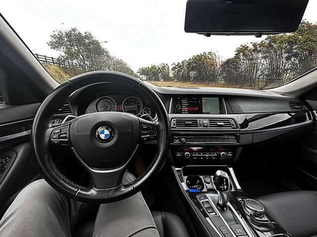15年520i 2.0渦輪引擎 僅跑10萬  一手車無待修 實車實價 全額貸 免頭款  第5張相片