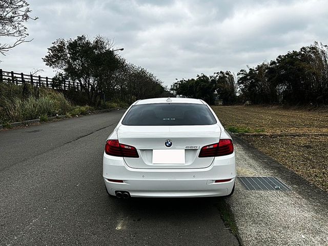15年520i 2.0渦輪引擎 僅跑10萬  一手車無待修 實車實價 全額貸 免頭款  第8張相片