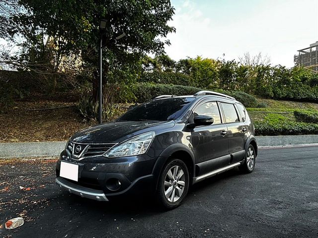 15年LIVINA 1.6 豪華版 一手車僅跑12萬公里 原鈑件 無待修 全額貸 免頭款  第1張相片
