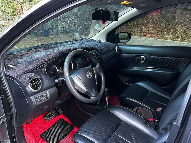 15年LIVINA 1.6 豪華版 一手車僅跑12萬公里 原鈑件 無待修 全額貸 免頭款  第4張相片