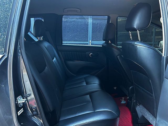 15年LIVINA 1.6 豪華版 一手車僅跑12萬公里 原鈑件 無待修 全額貸 免頭款  第5張相片