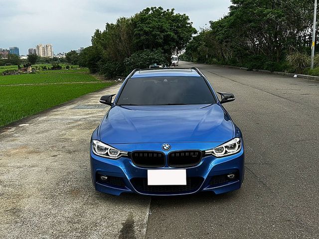 18年式總代理 一手車 320 TOURING M版 精品升級 視覺系 原鈑件 無待修   全額貸 免頭款  第3張相片