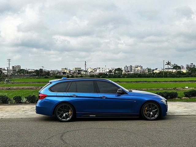 18年式總代理 一手車 320 TOURING M版 精品升級 視覺系 原鈑件 無待修   全額貸 免頭款  第5張相片