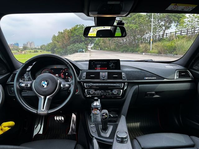 18年式總代理 一手車 320 TOURING M版 精品升級 視覺系 原鈑件 無待修   全額貸 免頭款  第7張相片