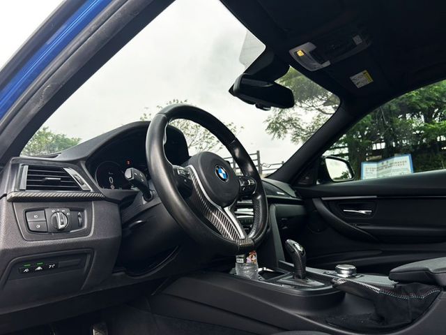 18年式總代理 一手車 320 TOURING M版 精品升級 視覺系 原鈑件 無待修   全額貸 免頭款  第8張相片