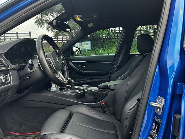 18年式總代理 一手車 320 TOURING M版 精品升級 視覺系 原鈑件 無待修   全額貸 免頭款  第9張相片