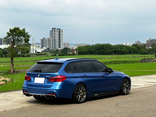 18年式總代理 一手車 320 TOURING M版 精品升級 視覺系 原鈑件 無待修   全額貸 免頭款  第13張相片
