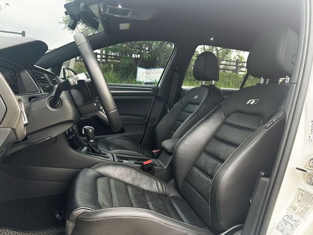 18年式GOLF 旅行車 R-LINE版 一手車 都在原廠保養 無事故 原鈑件 全額貸低利率免頭款  第5張相片