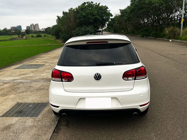 09年GOLF 1.6 CL版頂級款 外觀升級GTI 樣式 無待修 代步車 免10萬開回家  第8張相片