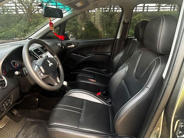 23年 COLT PLUS 輕鬆型 環景影音版 一手車 原鈑件 僅跑1.9萬 媲美新車 只需新車半價  第6張相片