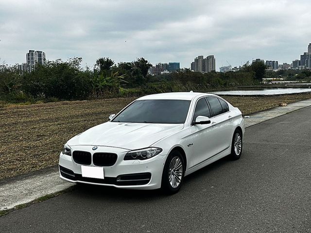 15年520i 2.0渦輪引擎 僅跑10萬  一手車無待修 實車實價 全額貸 免頭款  第1張相片