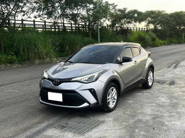 20年式 CHR 1.2t AWD 頂級尊絕版 一手車 僅跑5萬多公里 原鈑件無待修 全原廠保養  第1張相片