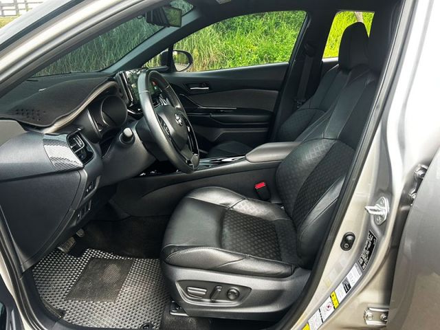 20年式 CHR 1.2t AWD 頂級尊絕版 一手車 僅跑5萬多公里 原鈑件無待修 全原廠保養  第6張相片