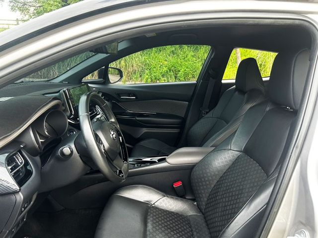 20年式 CHR 1.2t AWD 頂級尊絕版 一手車 僅跑5萬多公里 原鈑件無待修 全原廠保養  第7張相片