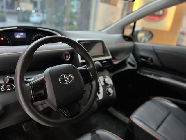 SIENTA 1.8  第8張相片