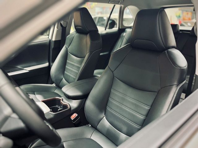 RAV4 2.0  第8張相片