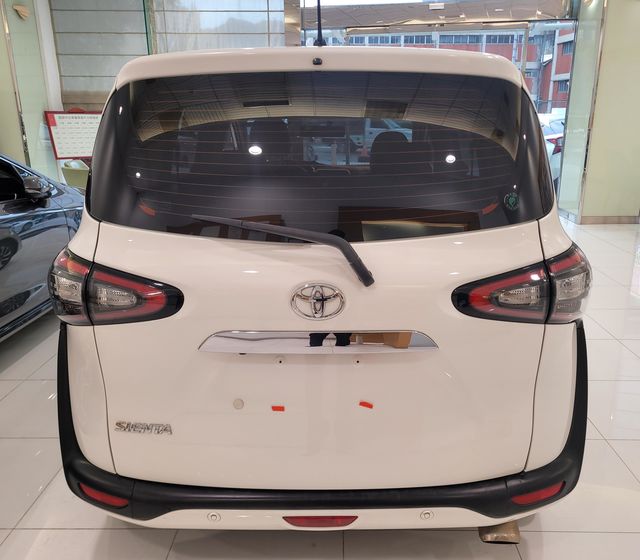 SIENTA 1.8  第6張相片