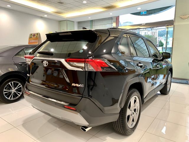 RAV4 2.0  第5張相片