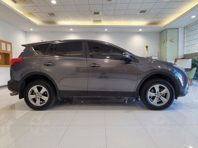RAV4 2.0  第4張相片