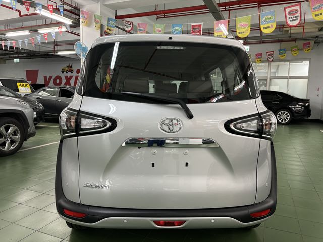SIENTA 1.8  第5張相片