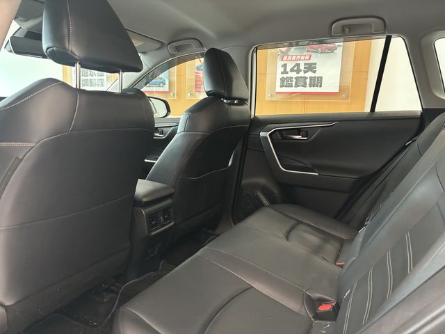 RAV4 2.5 HV  第8張相片