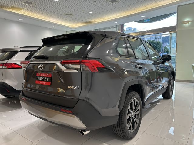 RAV4 2.0  第5張相片