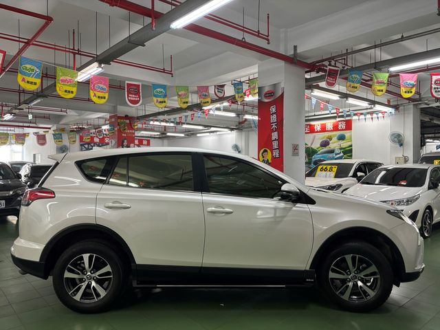 RAV4 2.0  第4張相片
