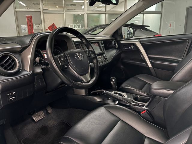 RAV4 2.0  第8張相片