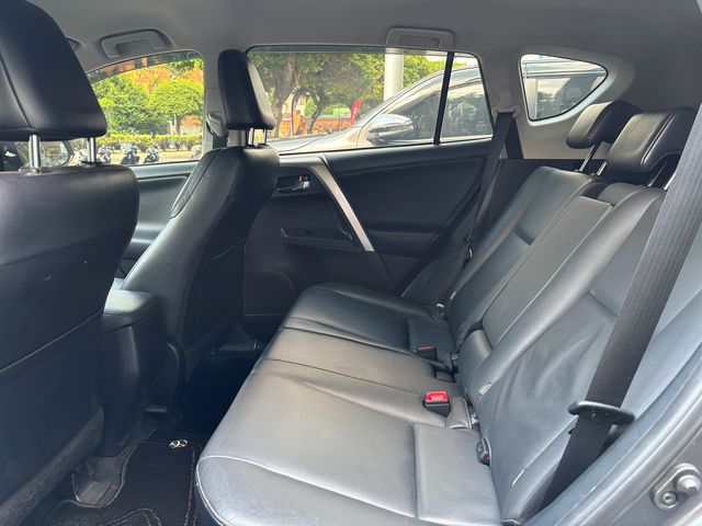 RAV4 2.0  第9張相片