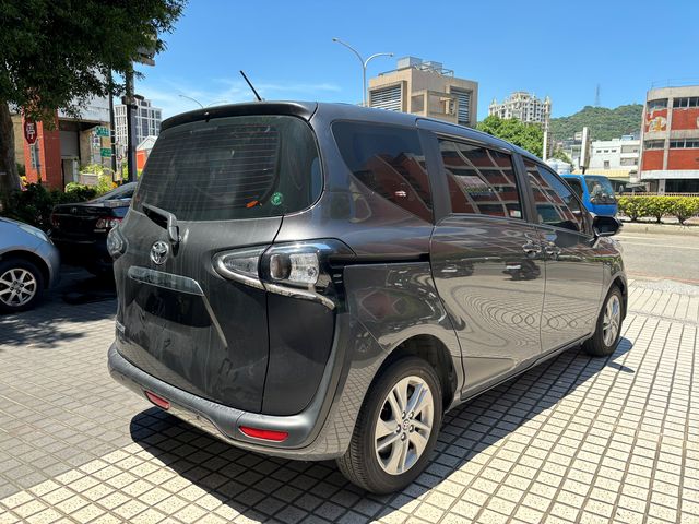 SIENTA 1.8  第5張相片
