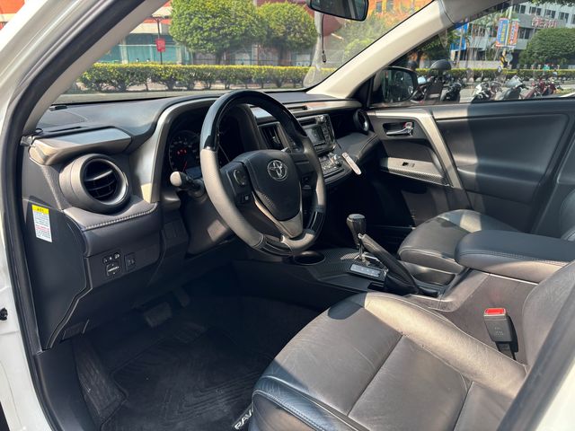 RAV4 2.0  第8張相片