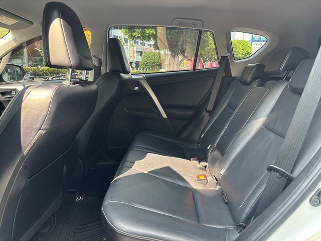 RAV4 2.0  第9張相片
