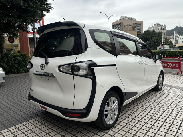 SIENTA 1.8  第5張相片