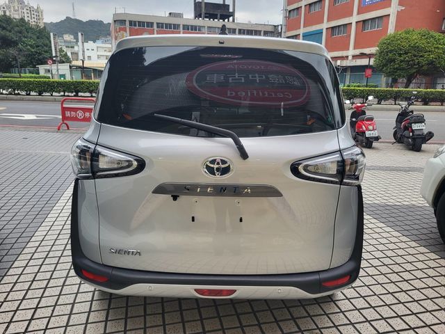 SIENTA 1.8  第6張相片