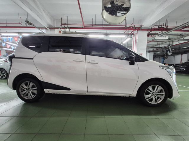 SIENTA 1.8  第4張相片