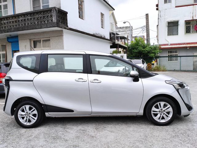 SIENTA 1.8  第4張相片