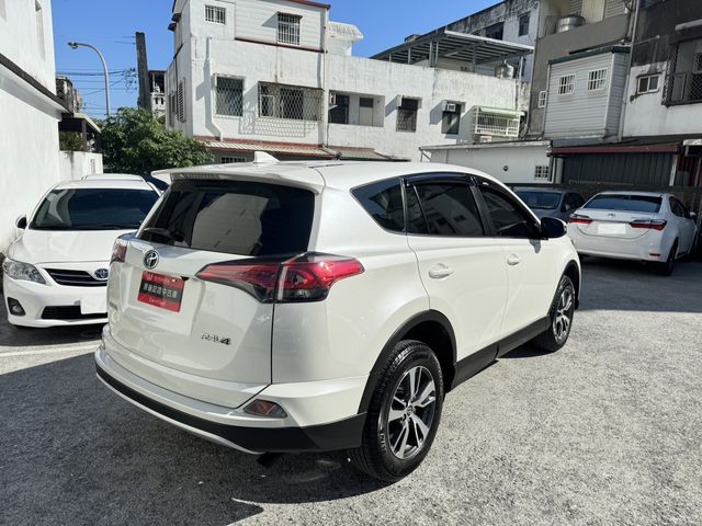 RAV4 2.0  第5張相片