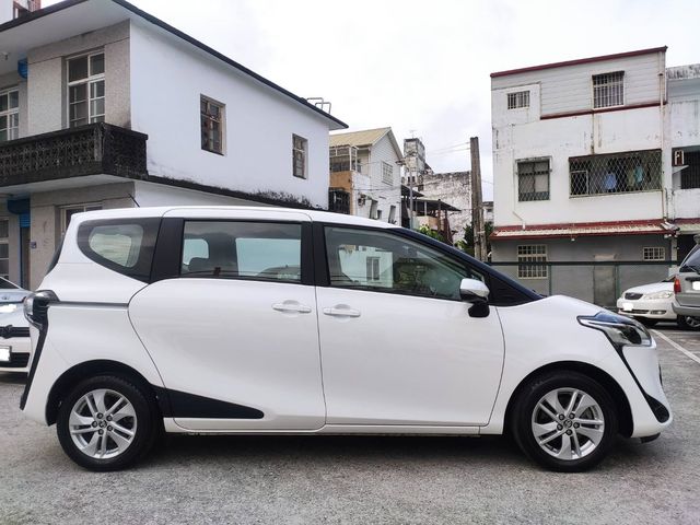 SIENTA 1.8  第4張相片