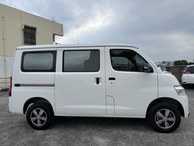 TOWN ACE VAN 5人  第4張相片