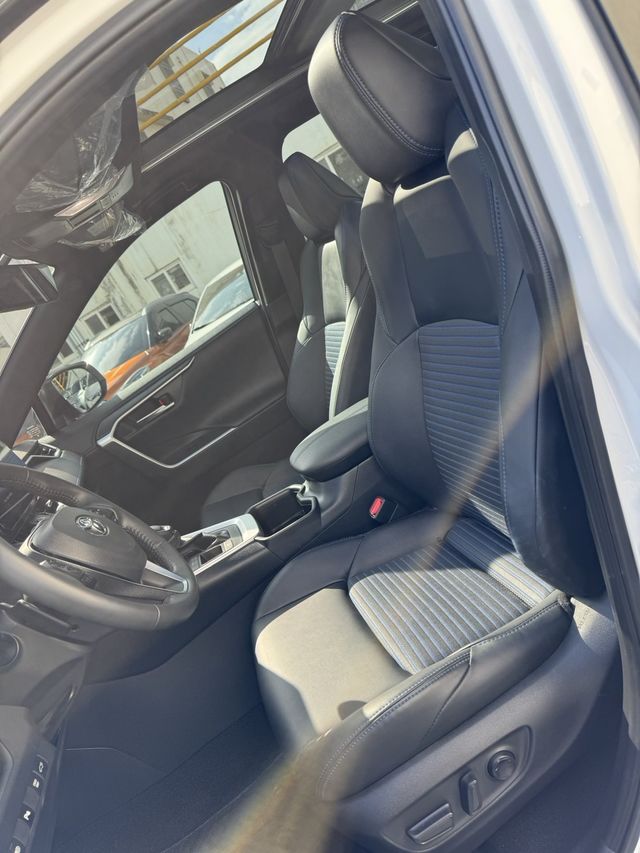 RAV4 2.5 HV  第8張相片