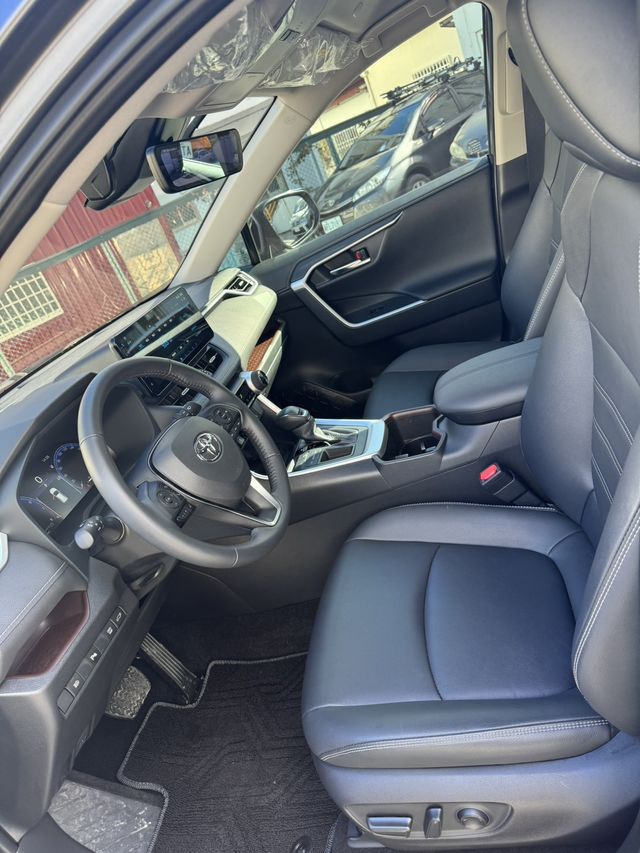 RAV4 2.0  第8張相片