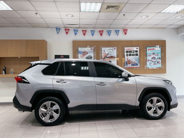 RAV4 2.0  第4張相片
