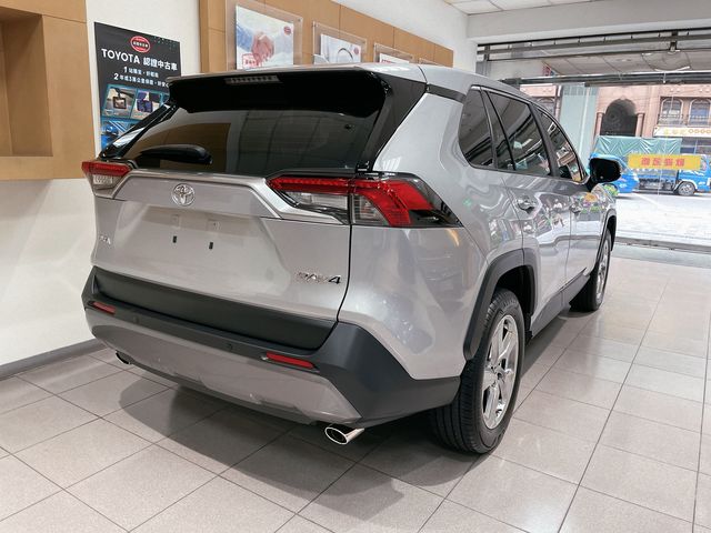 RAV4 2.0  第5張相片