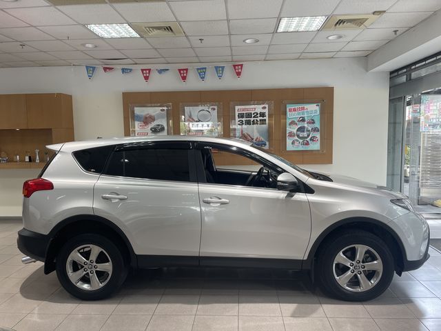 RAV4 2.0  第4張相片