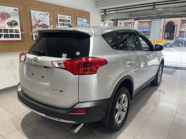 RAV4 2.0  第5張相片