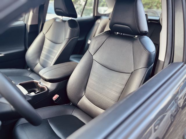 RAV4 2.0  第8張相片