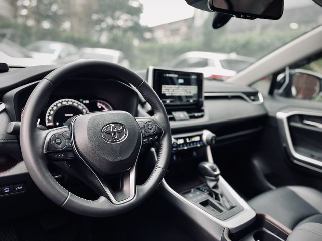 RAV4 2.0  第7張相片