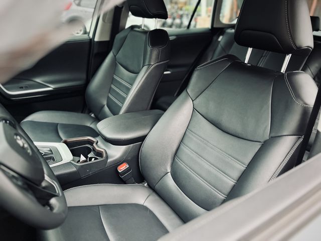 RAV4 2.0  第8張相片