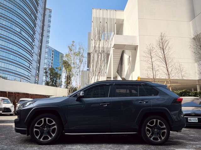 RAV4 2.0  第3張相片