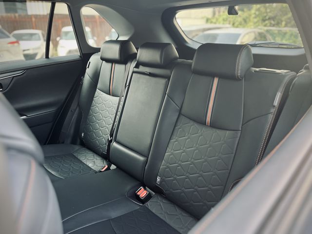 RAV4 2.0  第8張相片